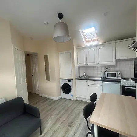 Charming 1bed Flat In Sleeps 2 Apartment *