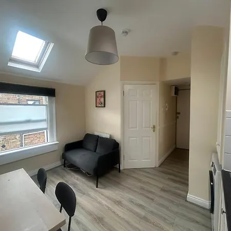 Apartment Charming 1bed Flat In Sleeps 2 *
